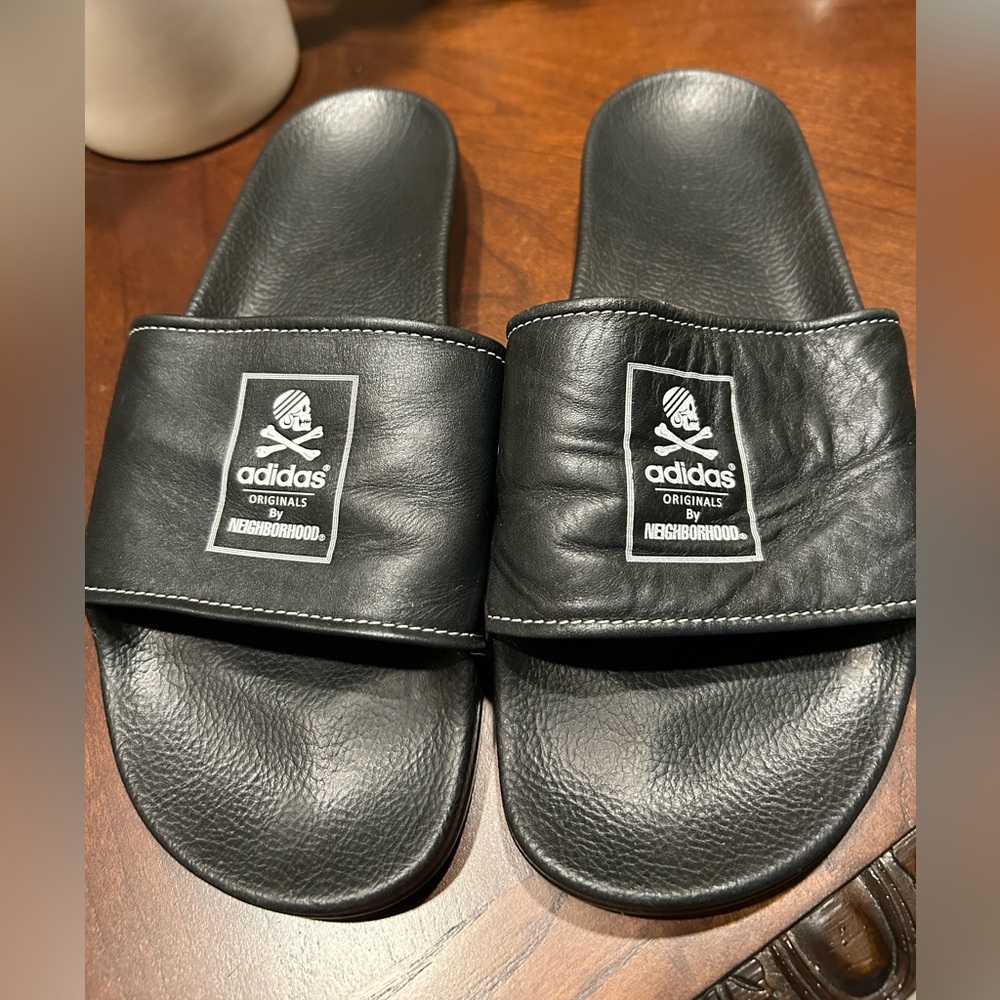 Excellent condition ADIDAS: NEIGHBORHOOD ADILETTE SLIDES (CORE BLACK) size 11